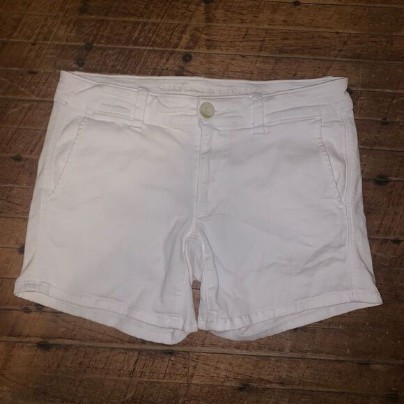 American Eagle white midi normcore size 4 stretchy denim shorts - Picture 1 of 3